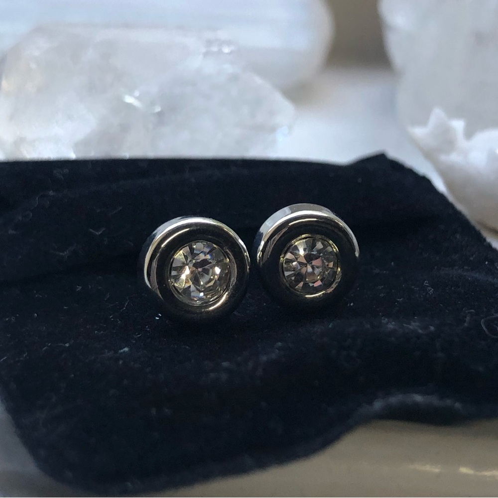 Y2K Avon Exclusive Studs